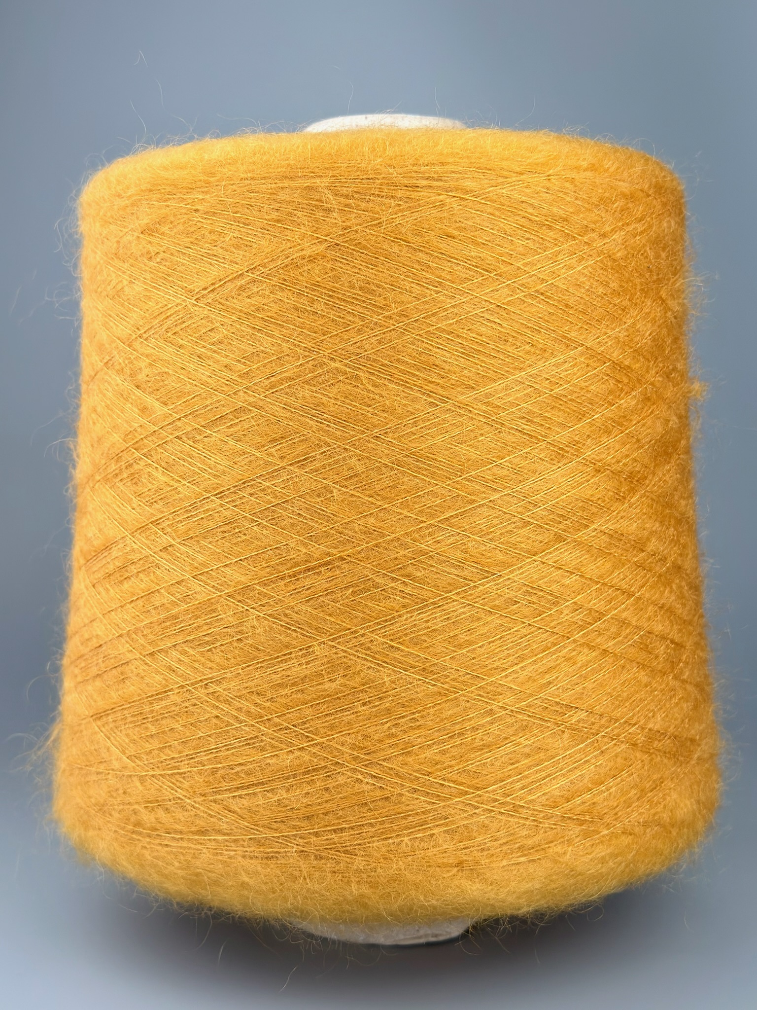 Manifattura Sesia Art. Vivienne 850 m / 100 g – Garn 70 % Super Kid Mohair RMS 30 % Maulbeerseide col. Warmes Gold 3213 foto 2